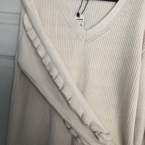 NWT Express Ribbed Ruffle Sleeve Sweater - Picture 5 of 5